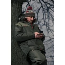 Traje De Invierno De 2 Piezas Trakker CR 28 Traje De Invierno De 2 Piezas Trakker CR -DYNAMITE BAITS Tienda de ventas 206315 206320 Trakker CR 2 2 Piece Winter Suit LIFESTYLE 01 550x550h