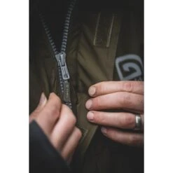 Traje De Invierno De 3 Piezas Trakker CR 31 Traje De Invierno De 3 Piezas Trakker CR -DYNAMITE BAITS Tienda de ventas 206339 206344 Trakker CR 3 3 Piece Winter Suit LIFESTYLE 3 550x550h