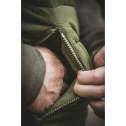 Trakker Hexathermic Bodywarmer Colección 2023 -DYNAMITE BAITS Tienda de ventas 206621 206626 Trakker Hexathermic Bodywarmer LIFESTYLE 32 550x550h