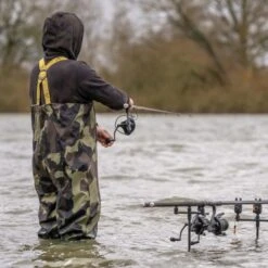 Vadeadores Avid Carp 420D Camo Chest -DYNAMITE BAITS Tienda de ventas A0620217 2220420D20Camo20Chest20Waders ls 09 550x550 1