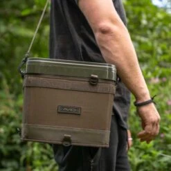Cubo Compuesto Avid Carp Y Pouc Caddy -DYNAMITE BAITS Tienda de ventas Avid20Carp20Compound20Bucket20and20Pouc20Caddy10 550x550 1