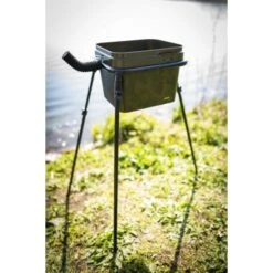 Soporte De Cubeta Avid Carp Lok Down -DYNAMITE BAITS Tienda de ventas Avid20Lok20Down20Stand4 550x550h