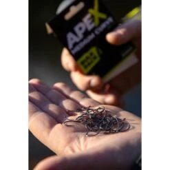 Ridgemonkey Ape-X Medium Curve Barbed Tamaño 4 Paquete A Granel -DYNAMITE BAITS Tienda de ventas MG 8477 550x550h 1