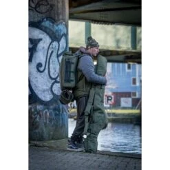 Trakker NXG 5 Rod Manga Acolchada 12 Pies -DYNAMITE BAITS Tienda de ventas Trakker NXG Luggage Lifestyle Shoot Feb 043 550x550h