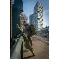 Trakker NXG 5 Rod Manga Acolchada 12 Pies -DYNAMITE BAITS Tienda de ventas Trakker NXG Luggage Lifestyle Shoot Feb 167 550x550h