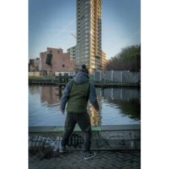 Trakker Downpour Roll-Up Carryall -DYNAMITE BAITS Tienda de ventas Trakker NXG Luggage Lifestyle Shoot Feb 184 550x550h