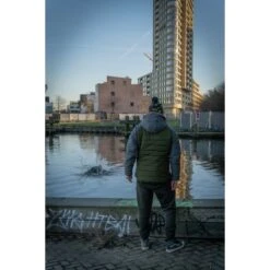 Trakker Downpour Roll-Up Carryall -DYNAMITE BAITS Tienda de ventas Trakker NXG Luggage Lifestyle Shoot Feb 188 550x550h