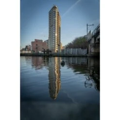 Trakker Downpour Roll-Up Carryall -DYNAMITE BAITS Tienda de ventas Trakker NXG Luggage Lifestyle Shoot Feb 190 550x550h