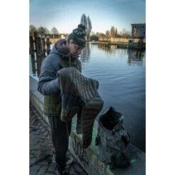 Trakker Downpour Roll-Up Carryall -DYNAMITE BAITS Tienda de ventas Trakker NXG Luggage Lifestyle Shoot Feb 194 550x550h