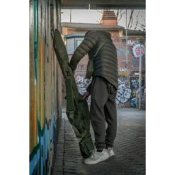 Trakker NXG 5 Rod Manga Acolchada 12 Pies -DYNAMITE BAITS Tienda de ventas Trakker NXG Luggage Lifestyle Shoot Feb 267 550x550h