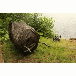 Fox Explorer Barrow Deluxe -DYNAMITE BAITS Tienda de ventas barrow cover in use 2 550x550w
