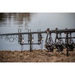 Solar Black-Lite Pro-Loc Adjustable 2 Rod Buzzer Bar Front -DYNAMITE BAITS Tienda de ventas kzLbMlzc 550x550w 4