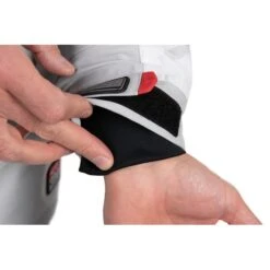 Fox Rage Light Camo Chaqueta De Triple Capa Edición Limitada -DYNAMITE BAITS Tienda de ventas npr455 460 rage light camo jacket cuff lining detail 550x550w