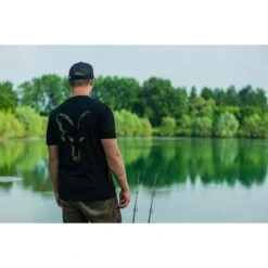 Fox Camiseta Negra Con Estampado Grande -DYNAMITE BAITS Tienda de ventas session stills 16 550x550w