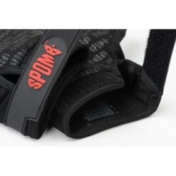 Spomb Pro Guantes De Casting L -DYNAMITE BAITS Tienda de ventas spomb glove velcro detail 3 550x550w 1